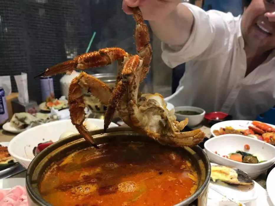 金旗舰 | 海鲜+温泉双倍满足，这个年会有点嗨！